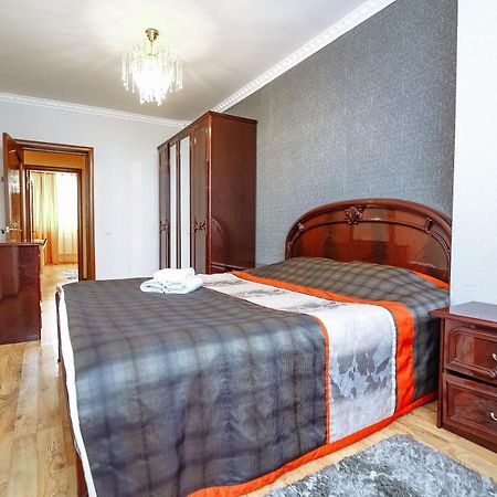 Two Bedroom Apartment On Syganak Street 64-1 アスターナ エクステリア 写真