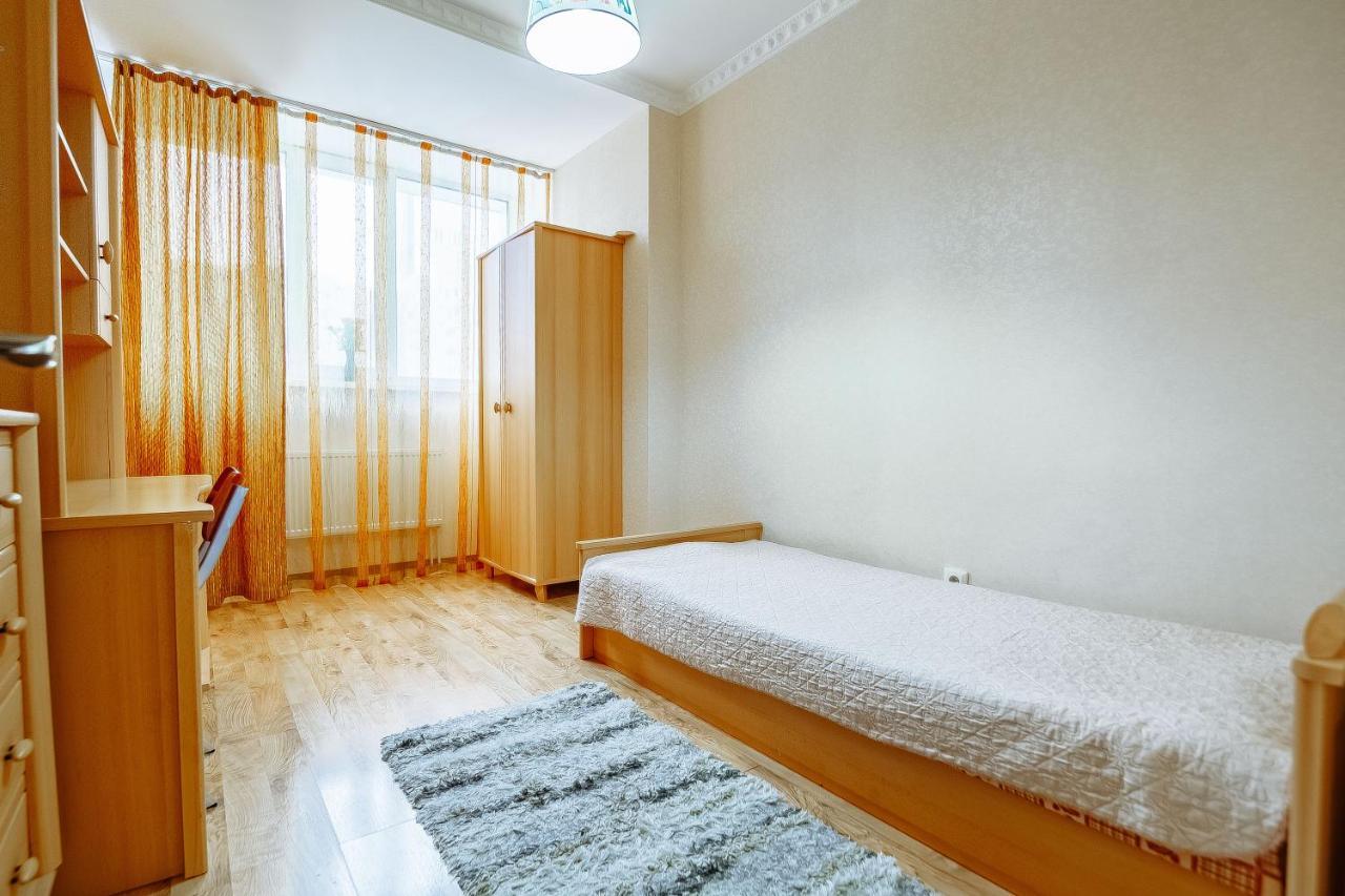 Two Bedroom Apartment On Syganak Street 64-1 アスターナ エクステリア 写真